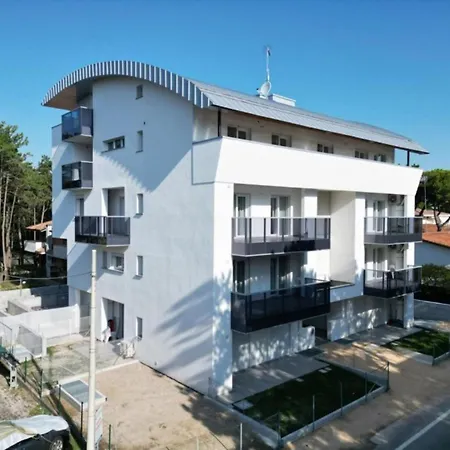 Apartment Flat With Pool Access And Terrace